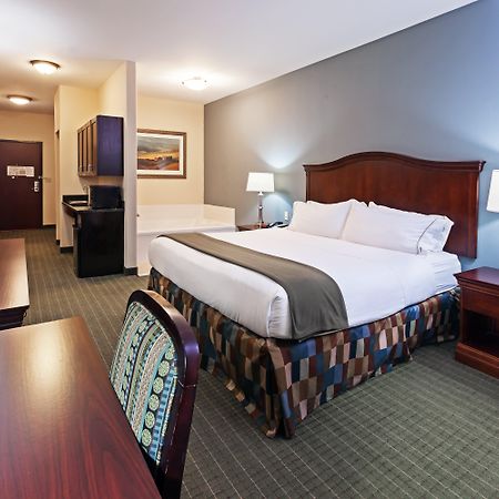 Holiday Inn Express Hotel & Suites Henderson - Traffic Star By Ihg Экстерьер фото