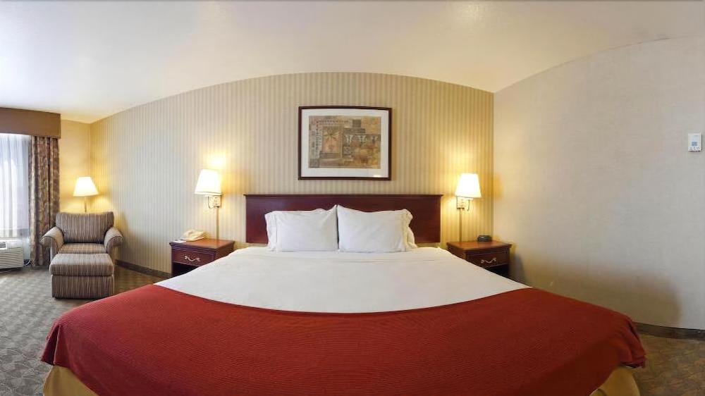 Holiday Inn Express Hotel & Suites Henderson - Traffic Star By Ihg Экстерьер фото