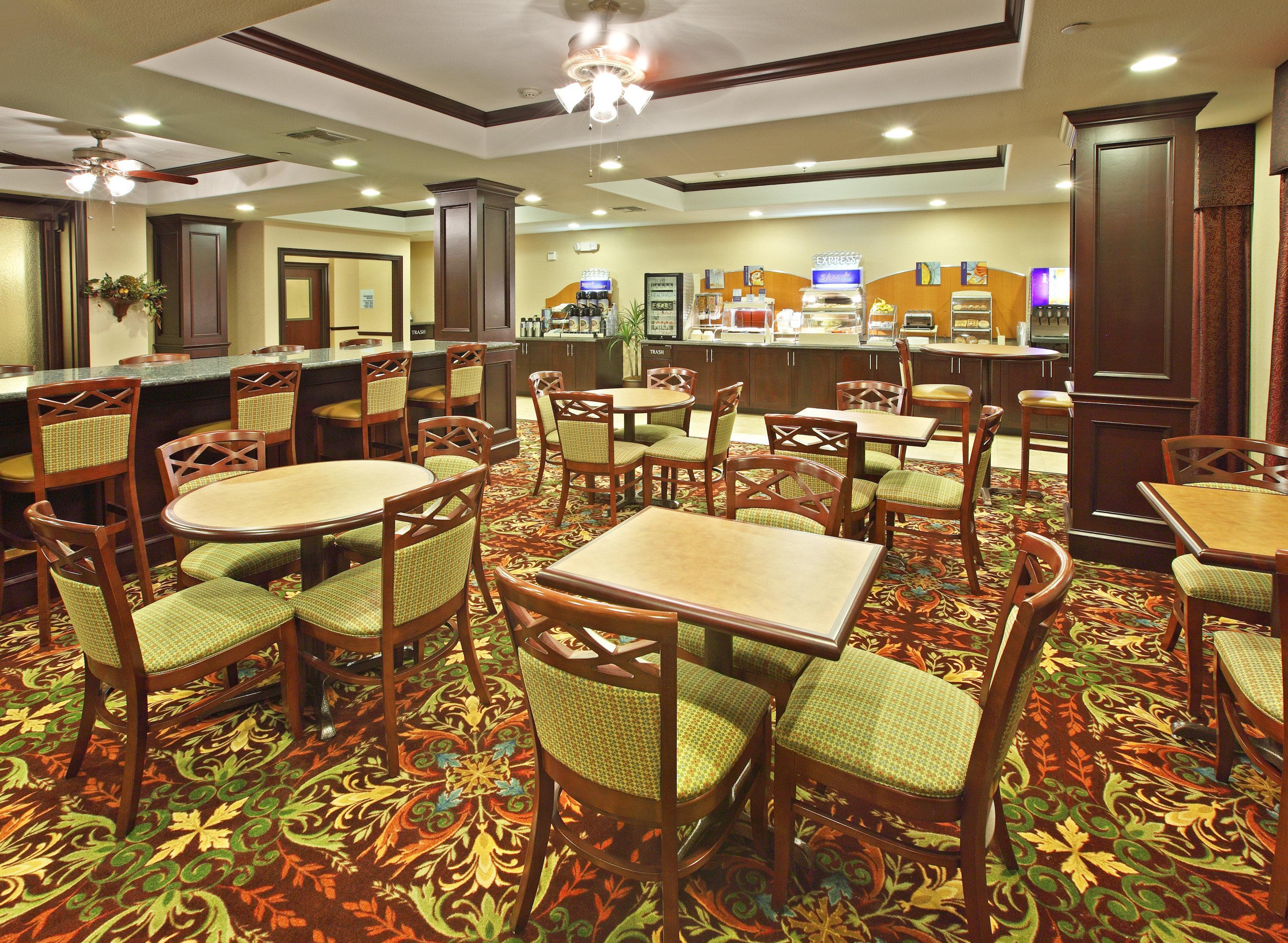 Holiday Inn Express Hotel & Suites Henderson - Traffic Star By Ihg Экстерьер фото
