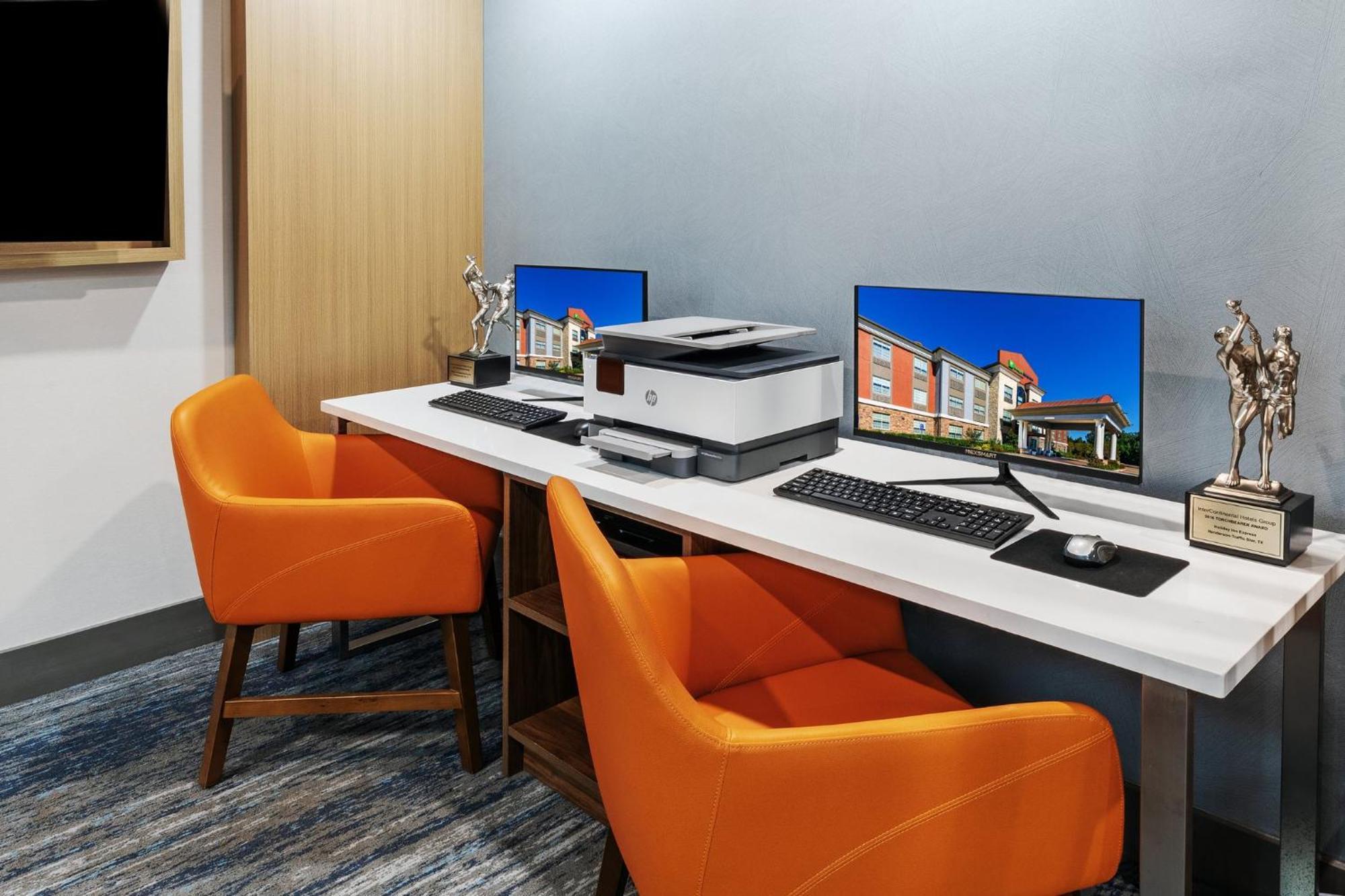 Holiday Inn Express Hotel & Suites Henderson - Traffic Star By Ihg Экстерьер фото