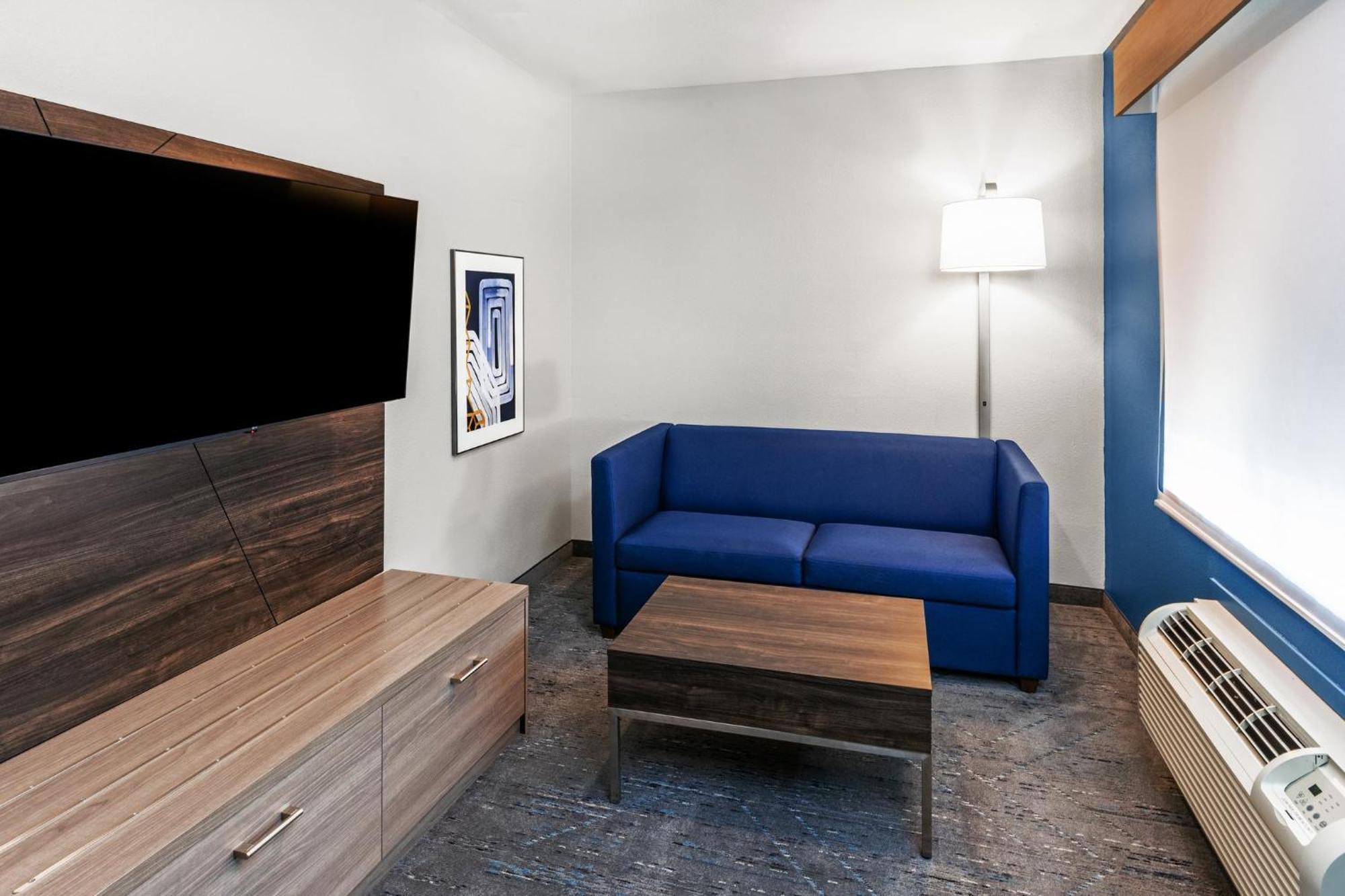 Holiday Inn Express Hotel & Suites Henderson - Traffic Star By Ihg Экстерьер фото
