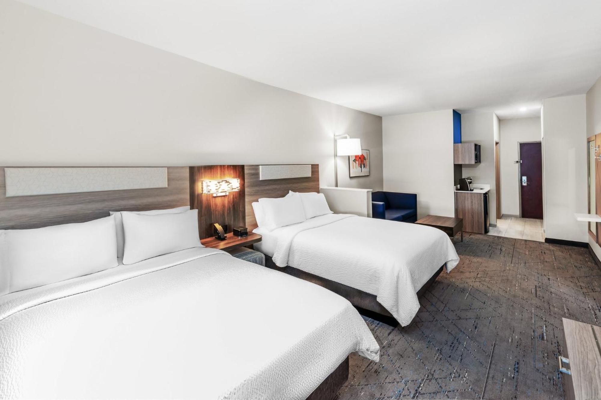 Holiday Inn Express Hotel & Suites Henderson - Traffic Star By Ihg Экстерьер фото