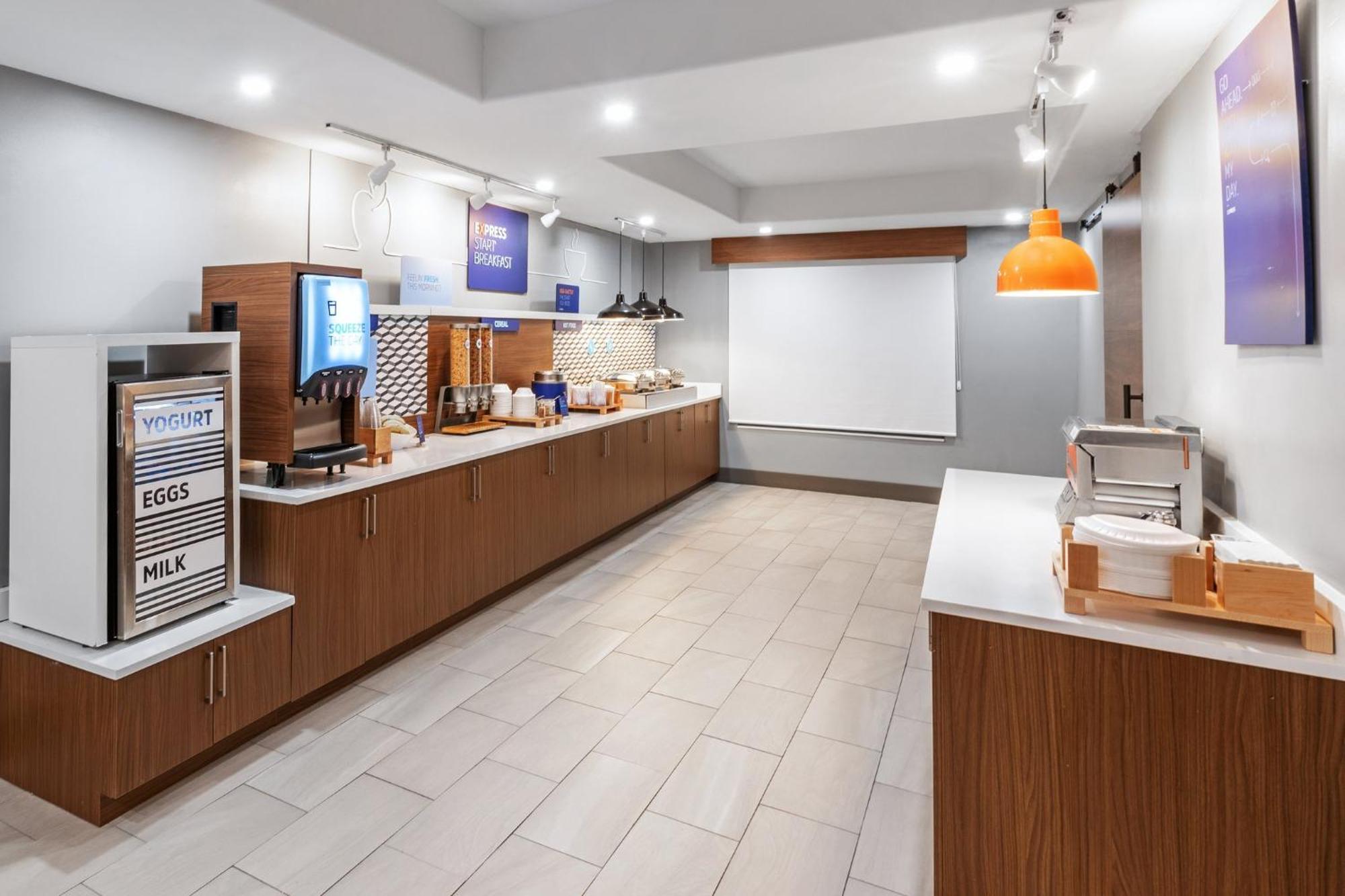 Holiday Inn Express Hotel & Suites Henderson - Traffic Star By Ihg Экстерьер фото