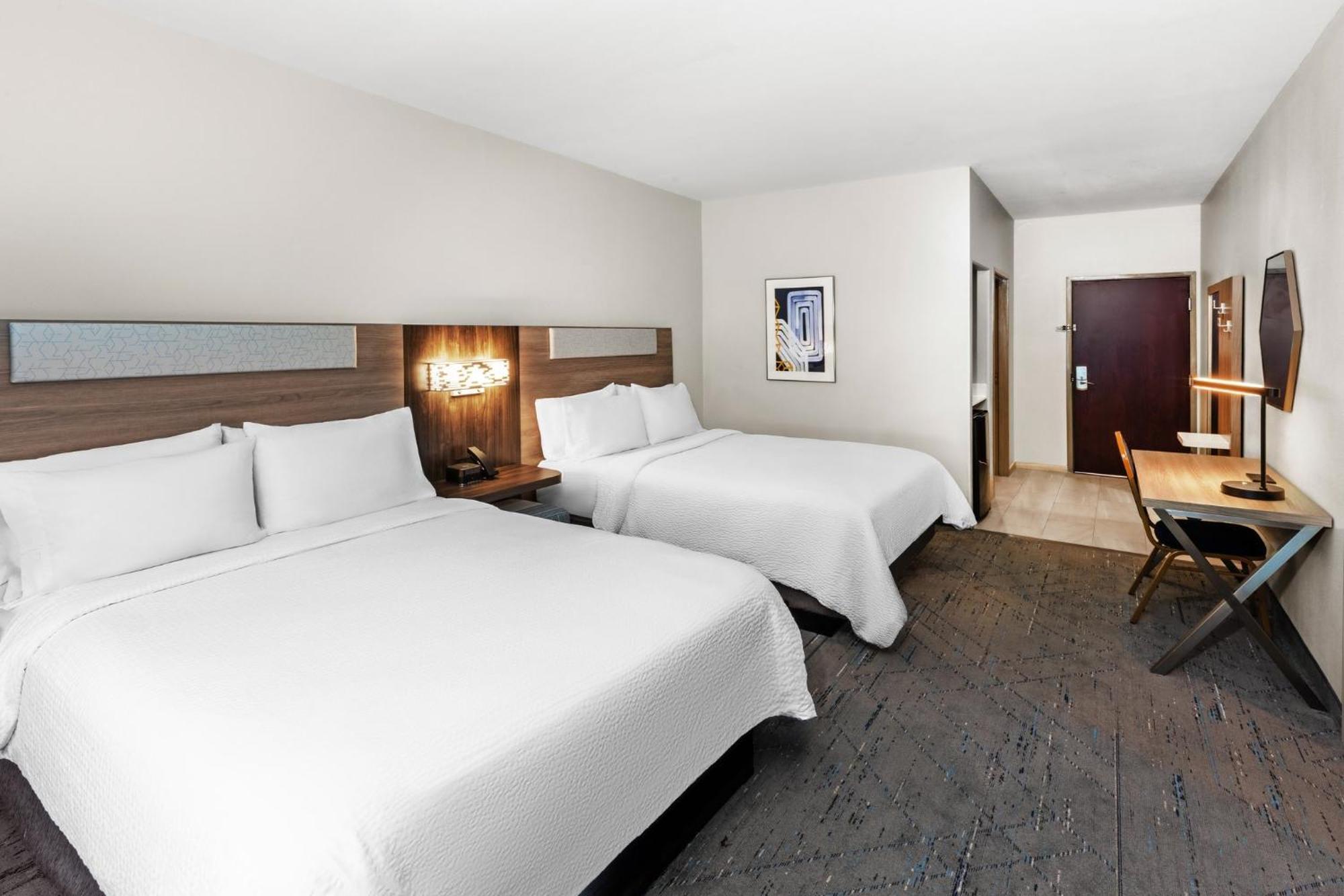 Holiday Inn Express Hotel & Suites Henderson - Traffic Star By Ihg Экстерьер фото